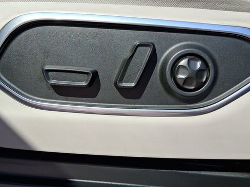 Used 2024 Jeep Wagoneer L Series III w/ Flexible Seating Group image 13