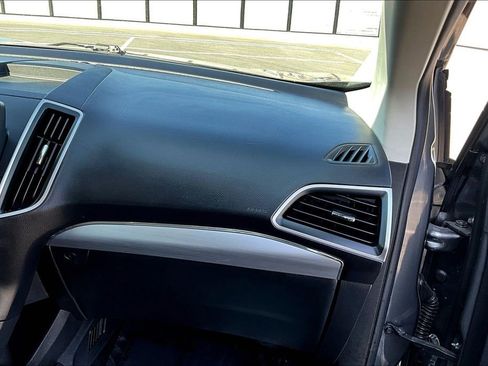 Used 2022 Ford Edge SEL image 12