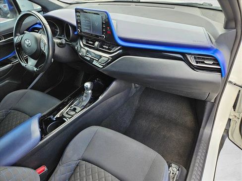 Used 2021 Toyota C-HR XLE FWD image 19