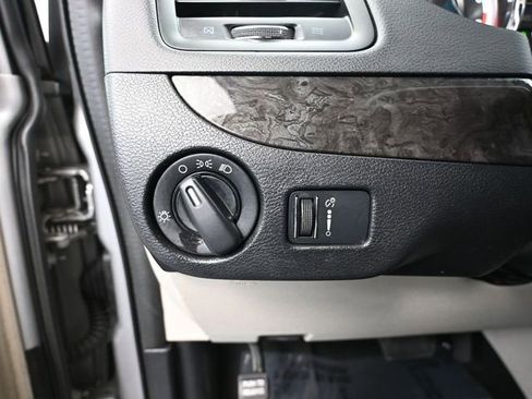 Used 2016 Dodge Grand Caravan American Value Package image 29