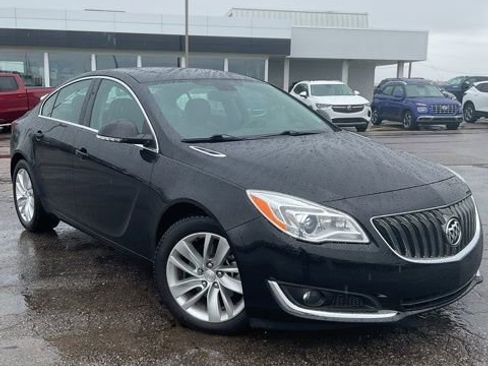 Used 2016 Buick Regal Premium image 2