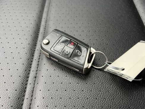 Used 2017 Volkswagen Golf Wolfsburg Edition image 32