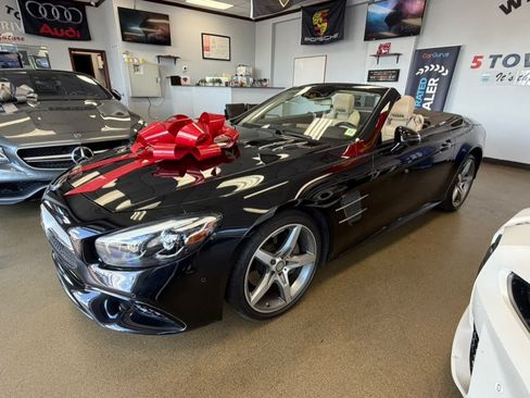 Used 2017 Mercedes-Benz SL 550 image 8