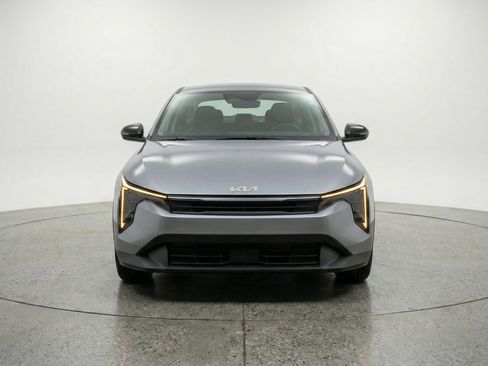 Used 2025 Kia K4 LXS image 2