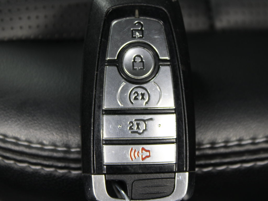 Used 2025 Ford Escape Platinum AWD/4WD image 54