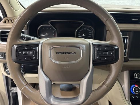 Used 2021 GMC Yukon XL Denali AWD/4WD image 21