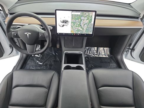 Used 2021 Tesla Model Y Long Range AWD/4WD image 9