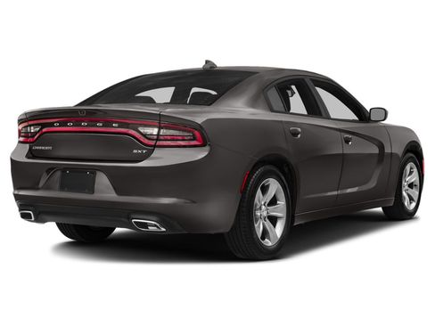 Used 2015 Dodge Charger SXT image 2