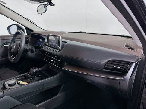Used 2021 Nissan Rogue SV AWD/4WD image 26