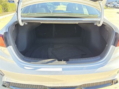 Used 2024 Kia Forte GT-Line image 12