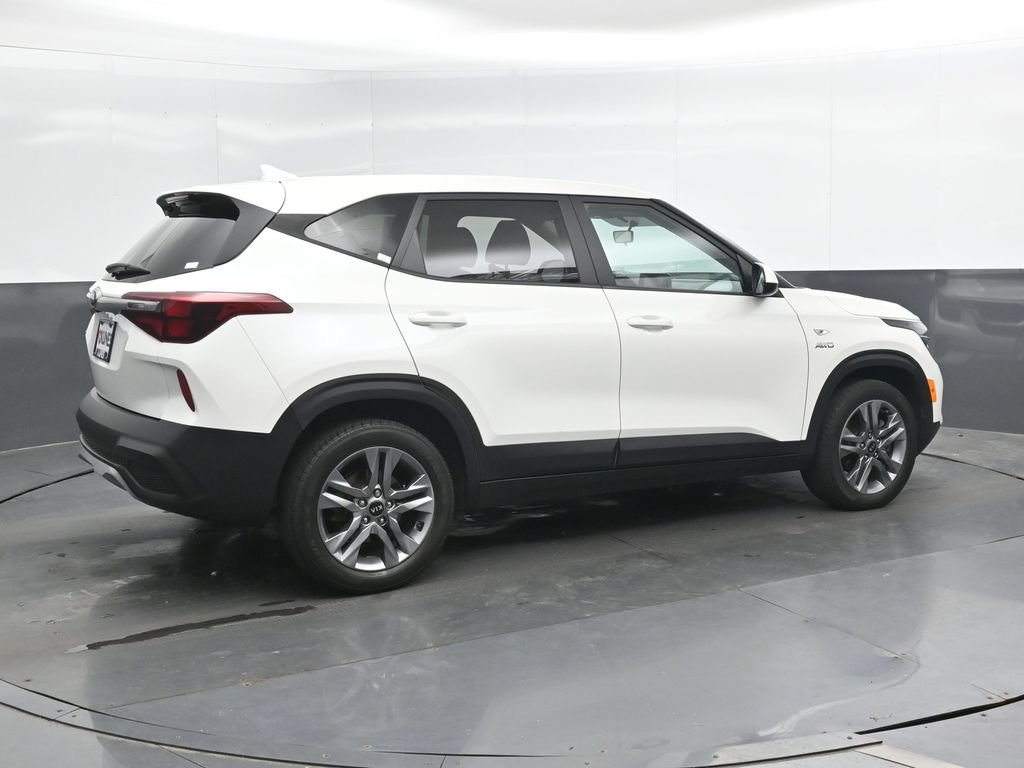 Used 2021 Kia Seltos LX AWD/4WD image 3