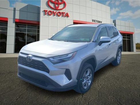 Used 2025 Toyota RAV4 XLE AWD/4WD image 7
