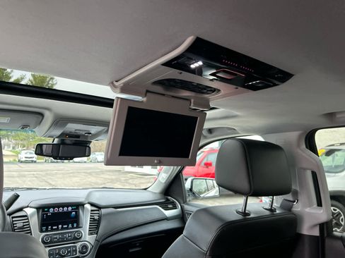 Used 2016 Chevrolet Suburban LT w/ Luxury Package image 26