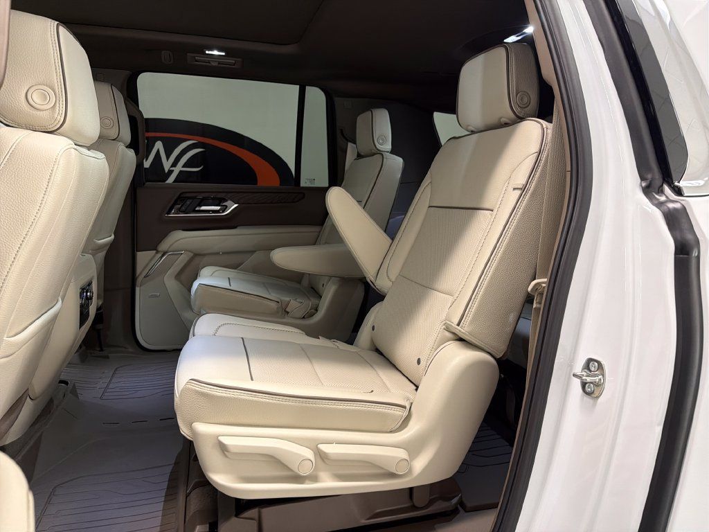 Used 2026 GMC Yukon XL Denali w/ Sun & Power Step Package RWD image 11