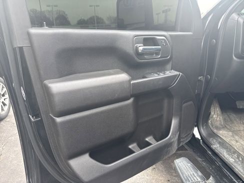 Used 2024 Chevrolet Silverado 2500 Custom w/ Custom Value Package image 15