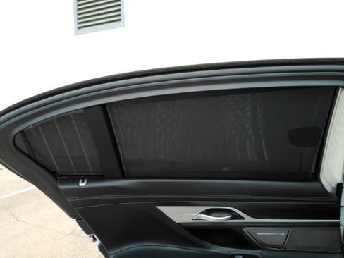 Used 2019 BMW 750i w/ Executive Package RWD image 17