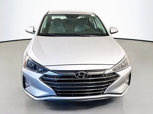 Used 2019 Hyundai Elantra SE image 2