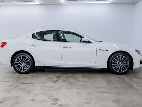 Used 2018 Maserati Ghibli S image 8