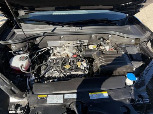 Used 2025 Volkswagen Atlas Cross Sport SE image 28