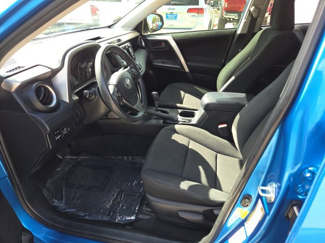 Used 2017 Toyota RAV4 LE w/ Carpet Mat Package FWD image 15