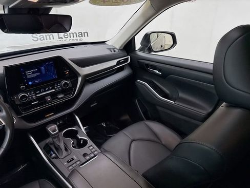 Used 2024 Toyota Highlander XLE image 22