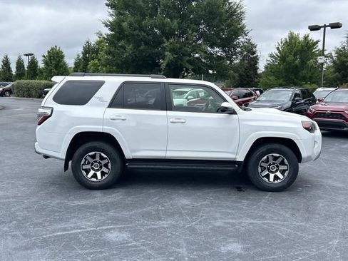Used 2024 Toyota 4Runner TRD Off-Road AWD/4WD image 3