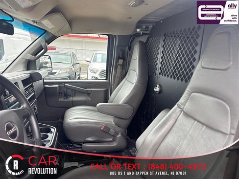 Used 2022 GMC Savana 2500 image 16