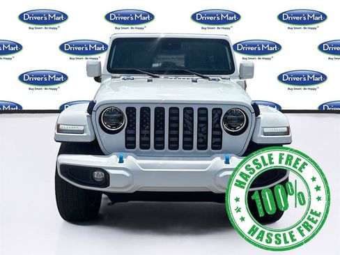 Used 2022 Jeep Wrangler Unlimited Sahara AWD/4WD image 2