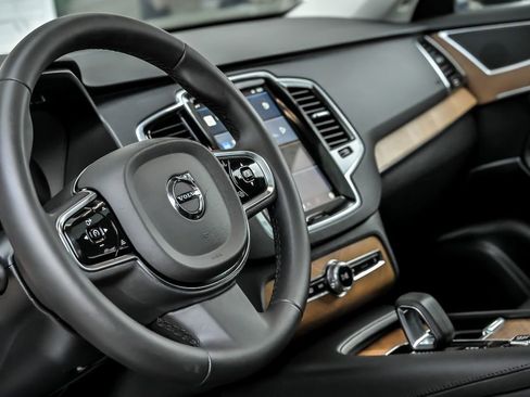 Used 2024 Volvo XC90 B5 Plus AWD/4WD image 20