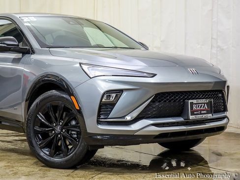 Used 2025 Buick Envista Sport Touring w/ Convenience I Package image 5