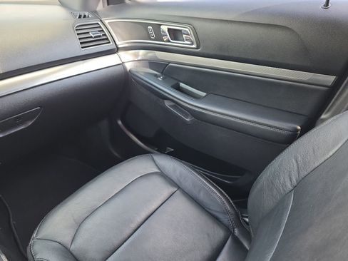 Certified 2018 Ford Explorer XLT w/ Equipment Group 202A image 40