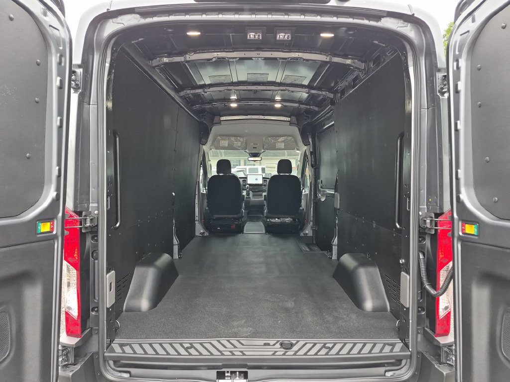 New 2026 Ford Transit 250 148 Medium Roof w/ Load Area Protection Package RWD image 22