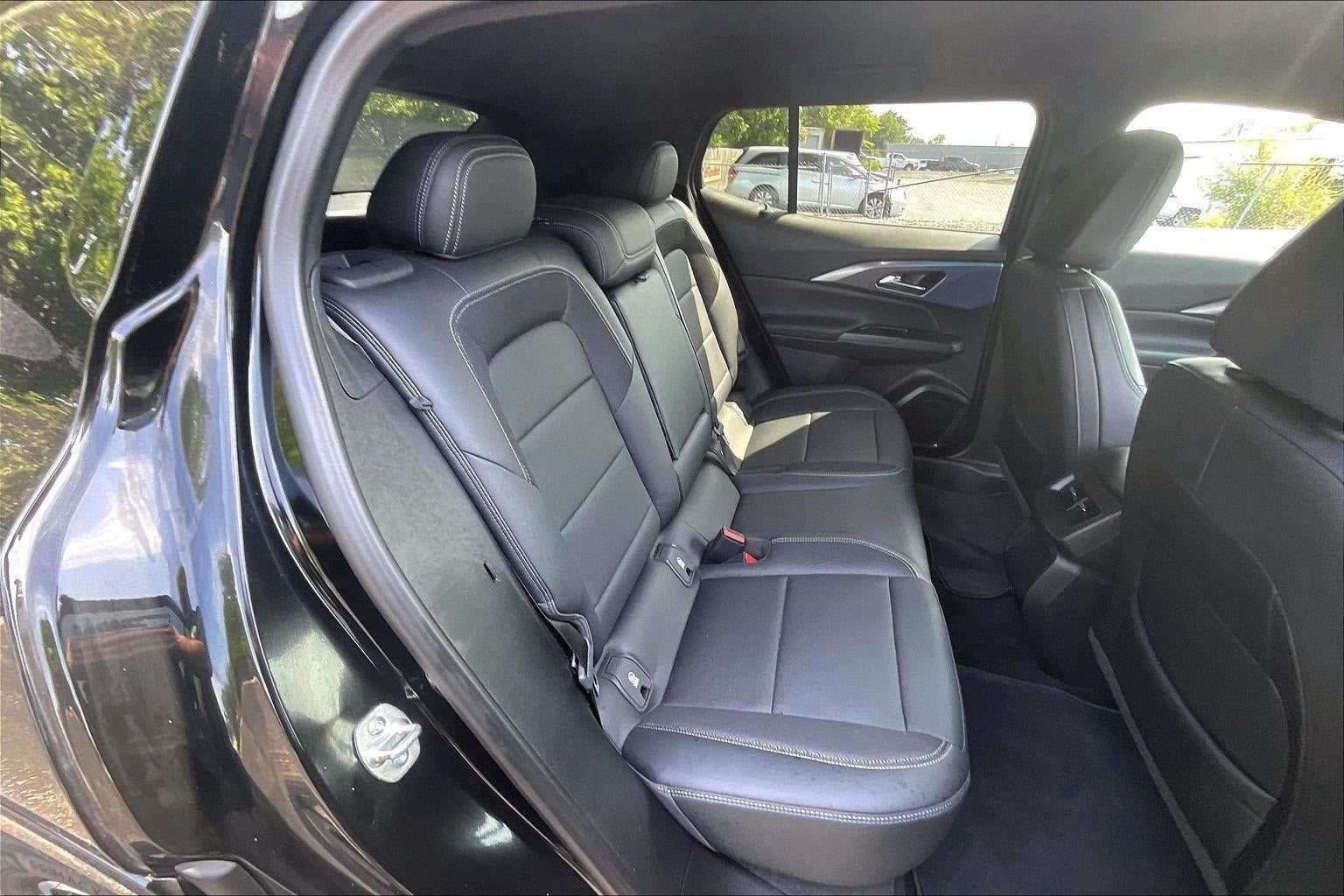 Used 2025 Chevrolet Equinox EV LT w/ Convenience Package FWD image 23
