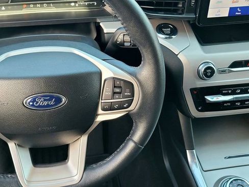 Certified 2023 Ford Explorer XLT w/ Equipment Group 202A RWD image 9