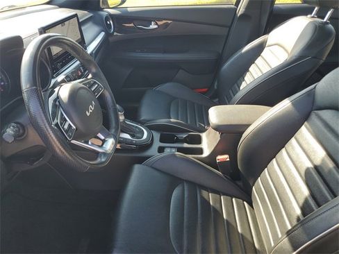 Used 2023 Kia Forte GT-Line w/ GT-Line Premium Package image 20