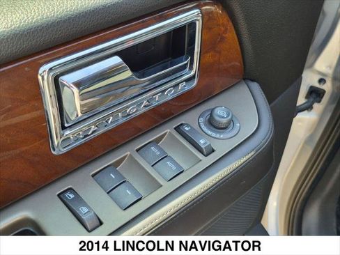 Used 2014 Lincoln Navigator 4WD image 11