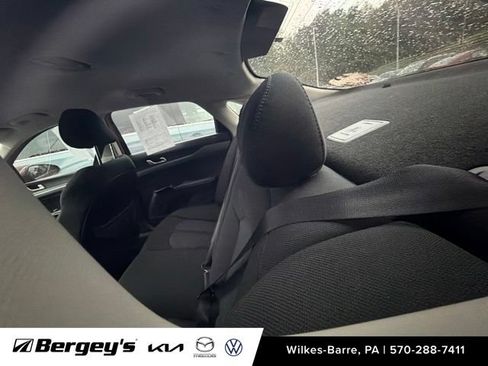 Used 2022 Kia K5 LXS FWD image 5