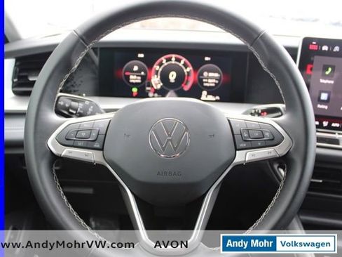 Used 2025 Volkswagen Tiguan SE AWD/4WD image 28