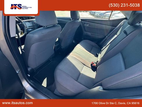 Used 2018 Toyota Corolla LE FWD image 11