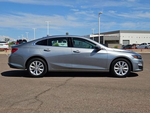 Used 2025 Chevrolet Malibu LT FWD image 4