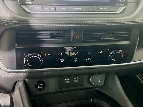 Used 2024 Nissan Rogue S image 15