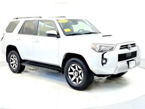Certified 2024 Toyota 4Runner TRD Off-Road image 7