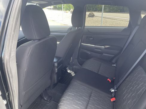 Used 2025 Mitsubishi Outlander Sport AWD image 14