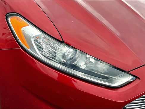 Used 2014 Ford Fusion SE w/ Equipment Group 202A FWD image 27
