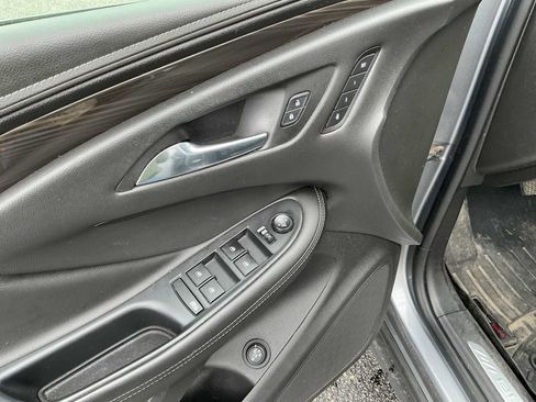 Used 2020 Buick Envision Essence w/ Experience Buick Package FWD image 21