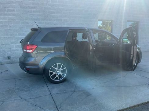Used 2015 Dodge Journey R/T w/ Flexible Seating Group FWD image 11