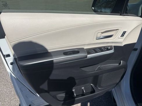 Used 2025 Toyota Sienna Limited image 22