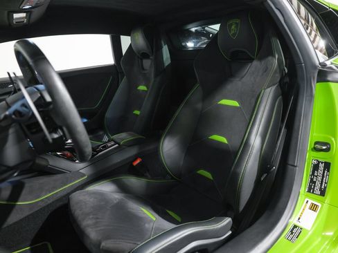 Used 2020 Lamborghini Huracan EVO AWD/4WD image 28