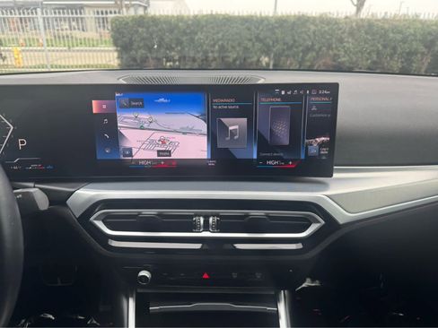 Used 2024 BMW 330i Sedan w/ M Sport Package image 15