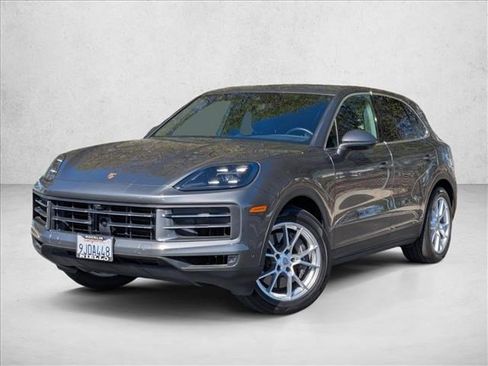 Used 2024 Porsche Cayenne image 1